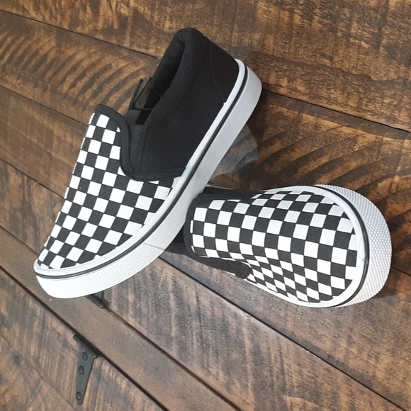 Any3 for$15 🆕️ Black & White slip on shoes size 2